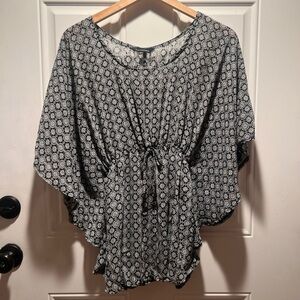 Chic Black and White Patterned Women's Blouse